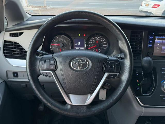 2017 Toyota Sienna LE 8 Passenger