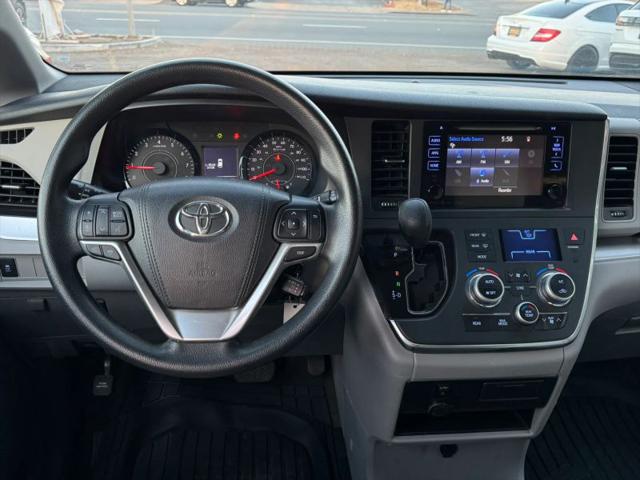 2017 Toyota Sienna LE 8 Passenger