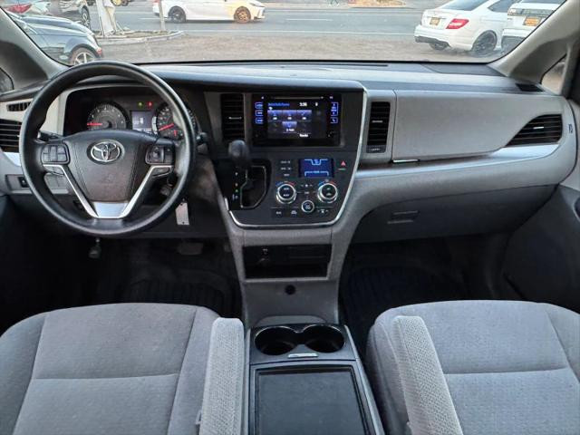 2017 Toyota Sienna LE 8 Passenger