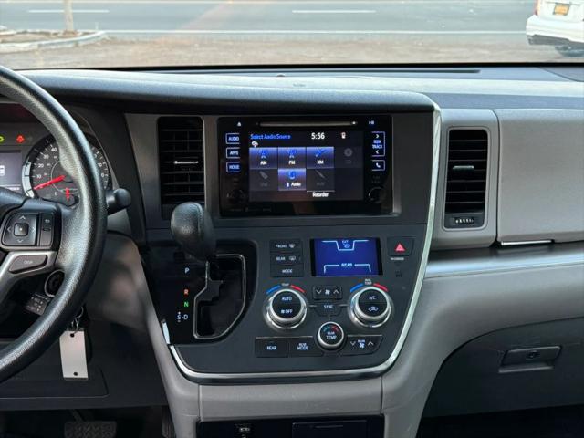 2017 Toyota Sienna LE 8 Passenger