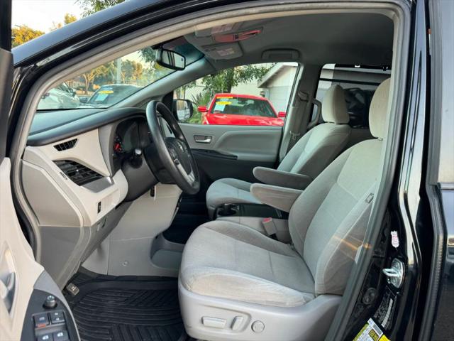 2017 Toyota Sienna LE 8 Passenger