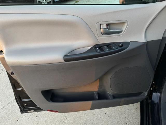 2017 Toyota Sienna LE 8 Passenger