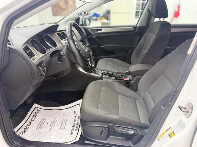 2016 Volkswagen Golf SportWagen TSI S 4-Door
