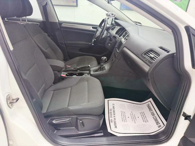 2016 Volkswagen Golf SportWagen TSI S 4-Door