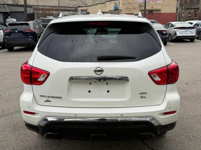 2019 Nissan Pathfinder SL