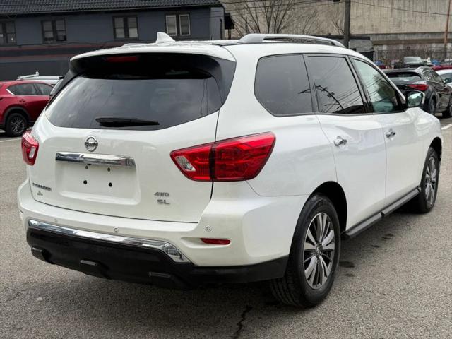 2019 Nissan Pathfinder SL