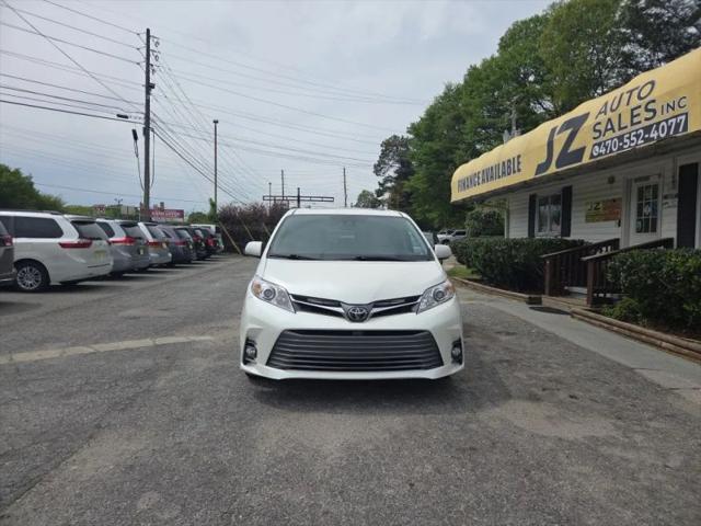 2018 Toyota Sienna XLE 8 Passenger