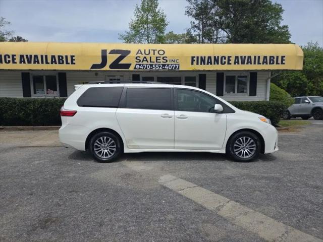 2018 Toyota Sienna XLE 8 Passenger