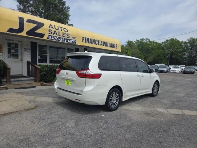 2018 Toyota Sienna XLE 8 Passenger