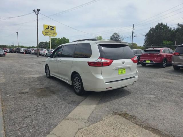 2018 Toyota Sienna XLE 8 Passenger
