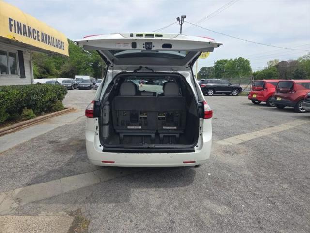2018 Toyota Sienna XLE 8 Passenger