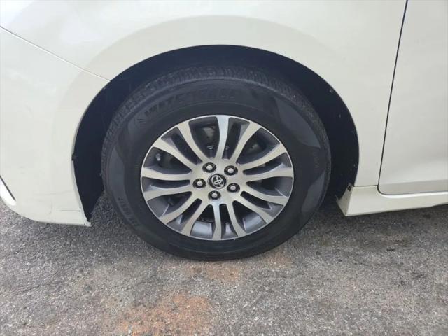 2018 Toyota Sienna XLE 8 Passenger