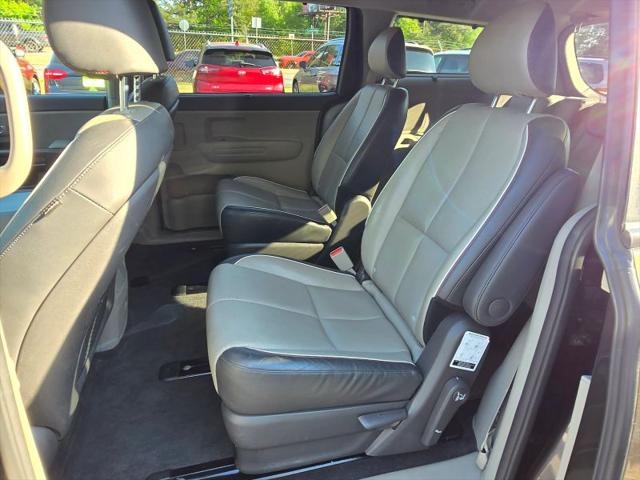 2017 Kia Sedona LX