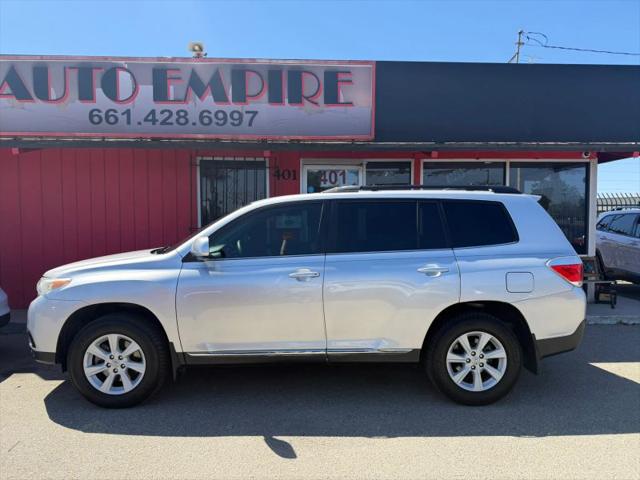 2013 Toyota Highlander Base Plus for sale in Bakersfield, CA