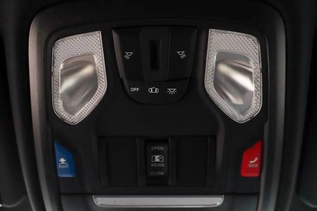 2022 Ram 2500 Tradesman Crew Cab 4x4 6'4" Box