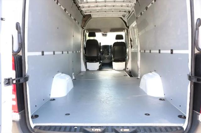 2017 Freightliner Sprinter High Roof V6