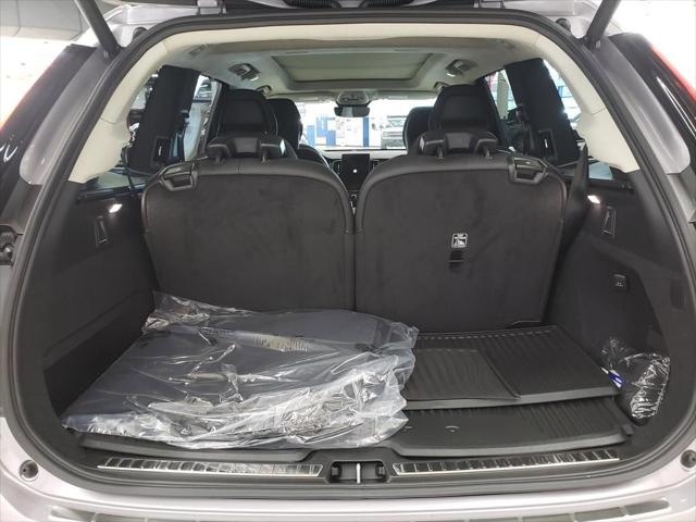 2026 Volvo XC90 Ultra Dark Theme, B6 AWD Gas (mild hybrid), Gasoline, 6 Seats