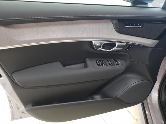 2026 Volvo XC90 Ultra Dark Theme, B6 AWD Gas (mild hybrid), Gasoline, 6 Seats