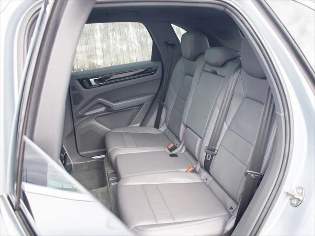 2022 Porsche Cayenne Cayenne