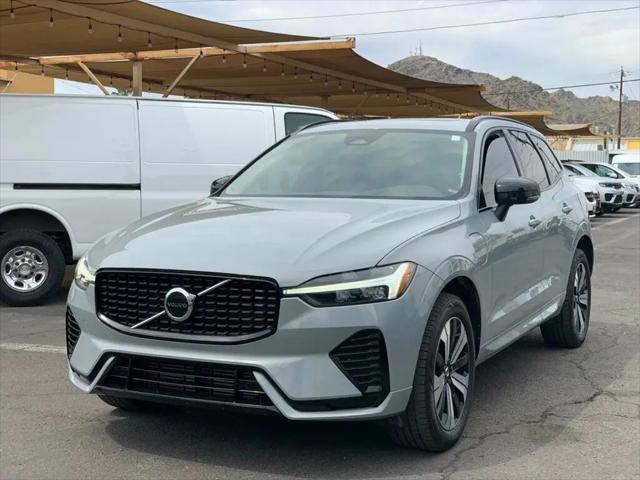 2024 Volvo XC60 Recharge T8 Core Dark Theme