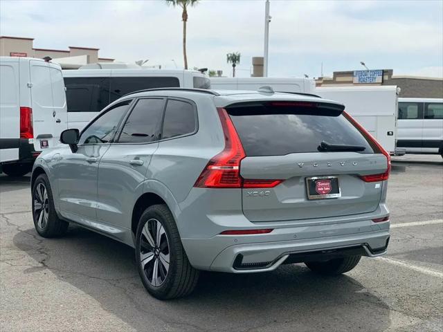 2024 Volvo XC60 Recharge T8 Core Dark Theme