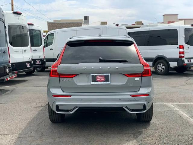 2024 Volvo XC60 Recharge T8 Core Dark Theme