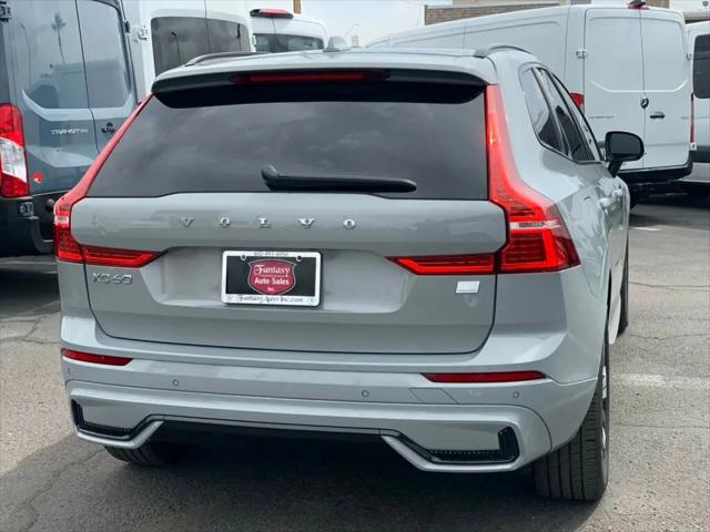 2024 Volvo XC60 Recharge T8 Core Dark Theme