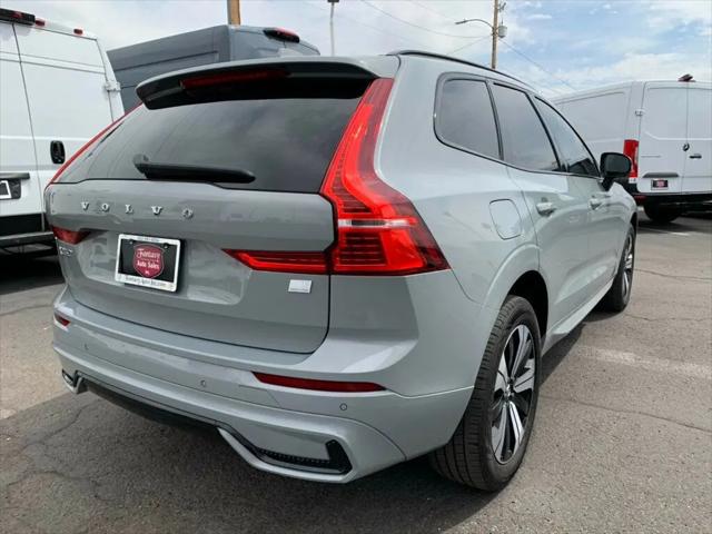 2024 Volvo XC60 Recharge T8 Core Dark Theme