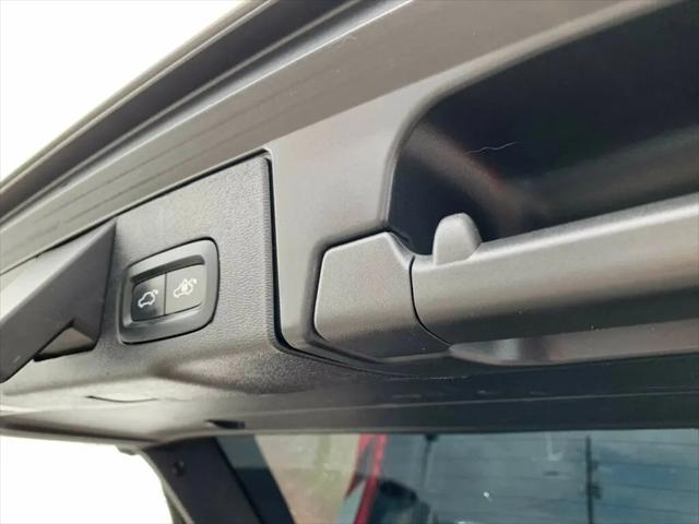 2024 Volvo XC60 Recharge T8 Core Dark Theme