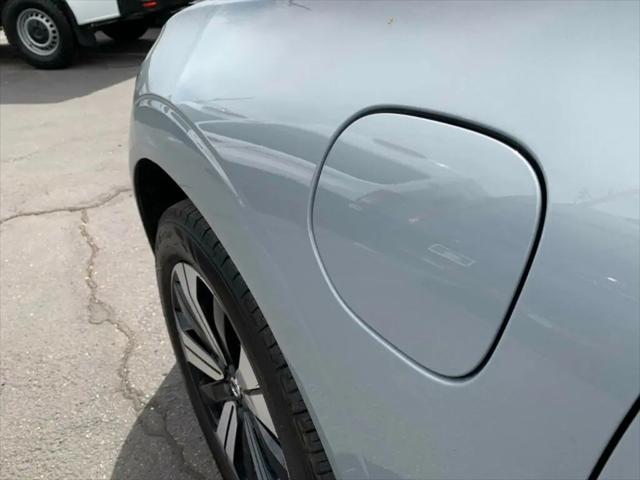 2024 Volvo XC60 Recharge T8 Core Dark Theme