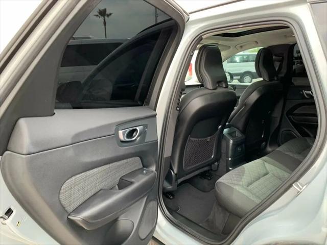 2024 Volvo XC60 Recharge T8 Core Dark Theme