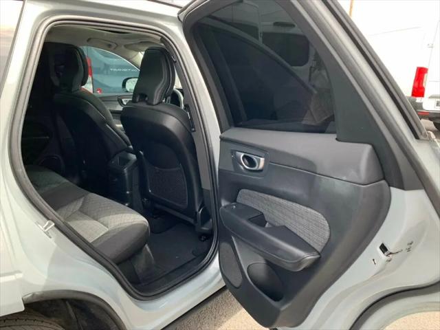 2024 Volvo XC60 Recharge T8 Core Dark Theme