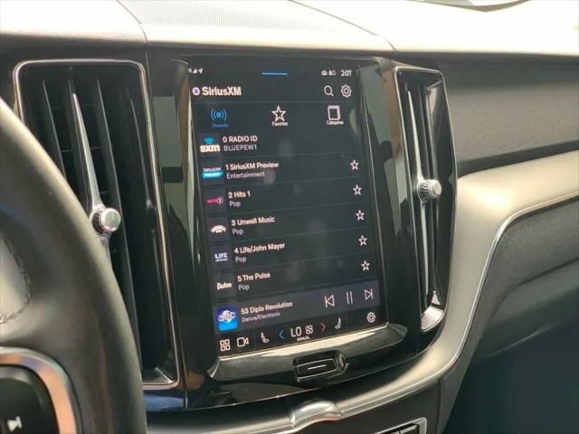 2024 Volvo XC60 Recharge T8 Core Dark Theme