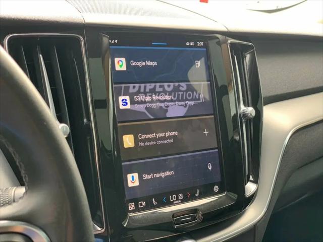 2024 Volvo XC60 Recharge T8 Core Dark Theme