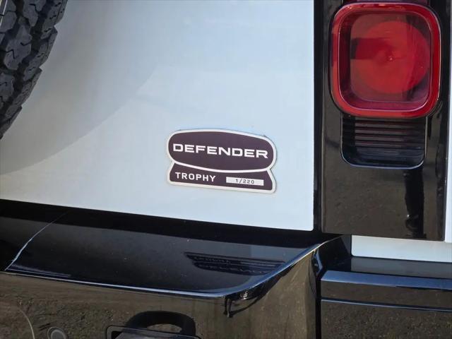 2023 Land Rover Defender 90 X-Dynamic SE