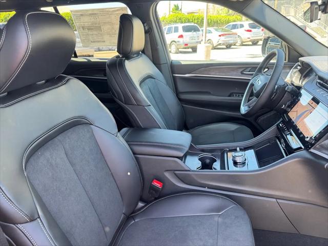 2026 Jeep Grand Cherokee Altitude 4x4