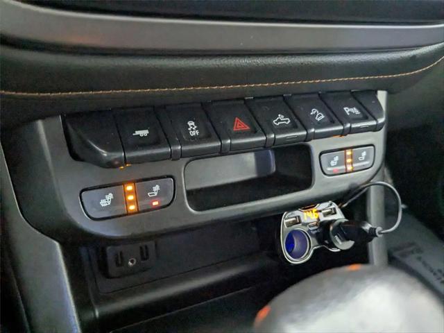 2022 GMC Canyon 4WD Crew Cab Short Box AT4 - Leather