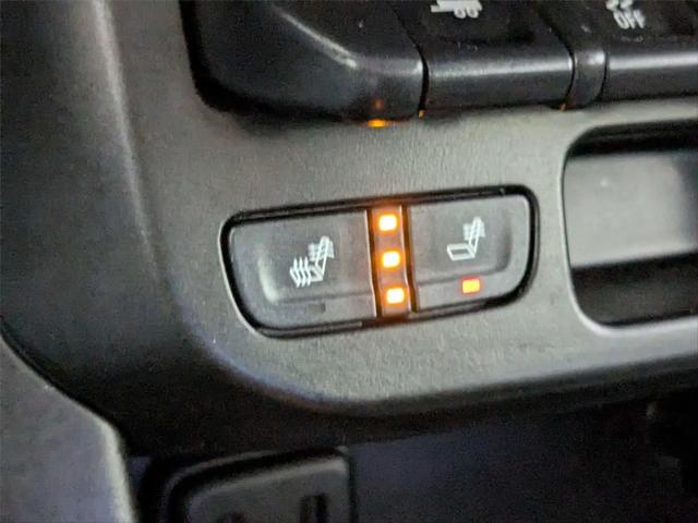 2022 GMC Canyon 4WD Crew Cab Short Box AT4 - Leather