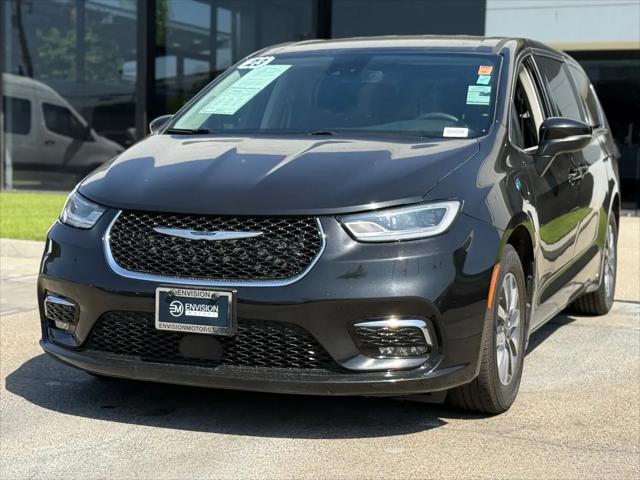 2023 Chrysler Pacifica Hybrid Touring L