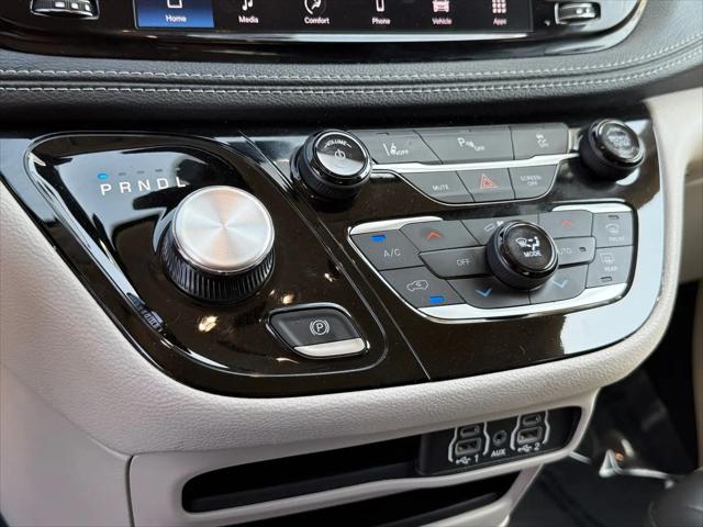 2023 Chrysler Pacifica Hybrid Touring L