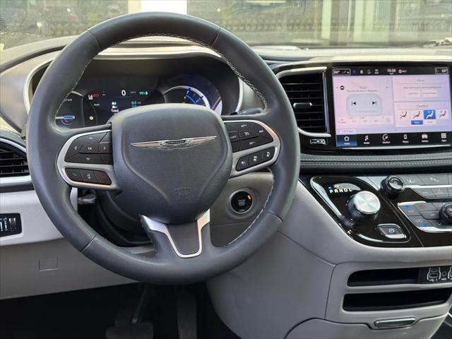 2023 Chrysler Pacifica Hybrid Touring L