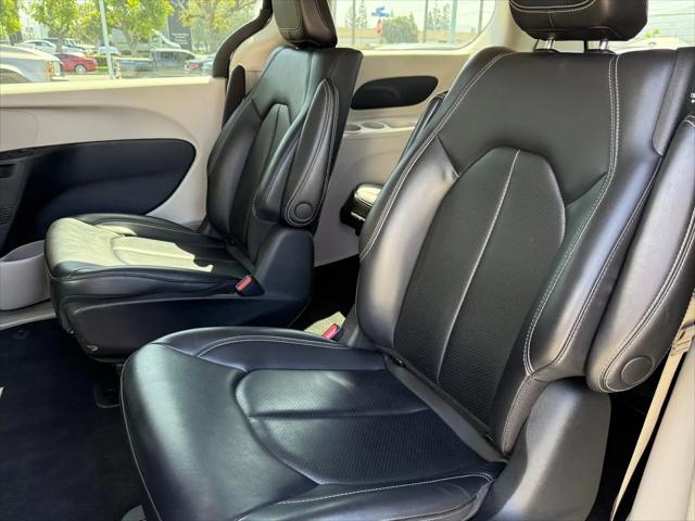 2023 Chrysler Pacifica Hybrid Touring L