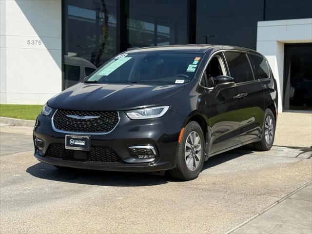 2023 Chrysler Pacifica Hybrid Touring L
