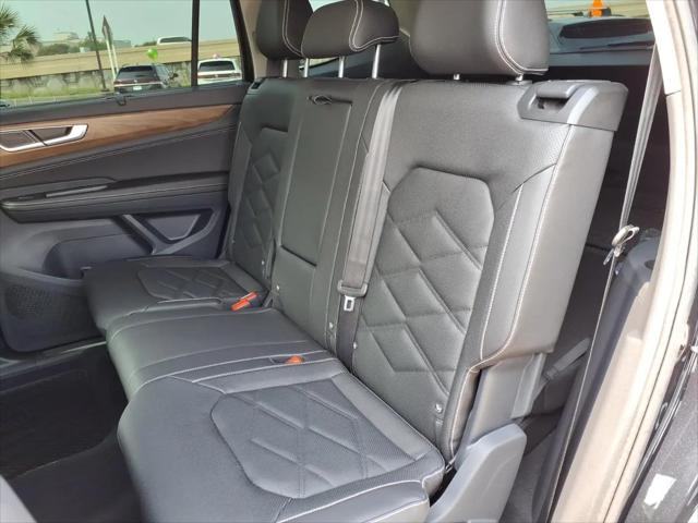 2026 Volkswagen Atlas SE with Technology