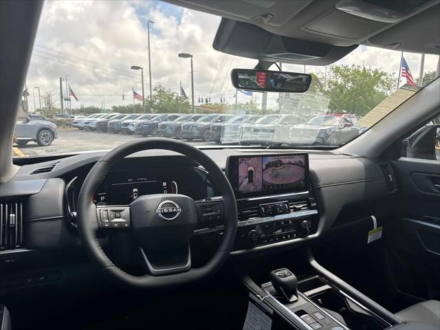 2026 Nissan Pathfinder SL