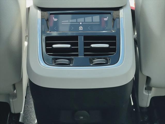 2024 Volvo XC90 B6 Ultimate Bright Theme 6-Seater