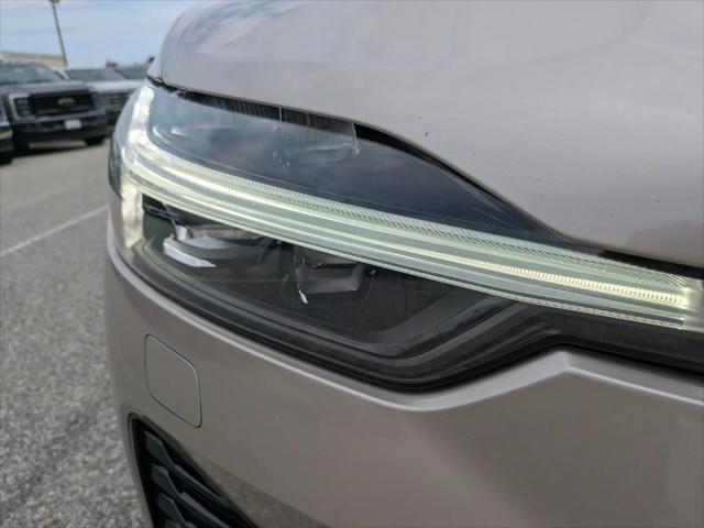 2023 Volvo XC60 B6 Ultimate Dark Theme