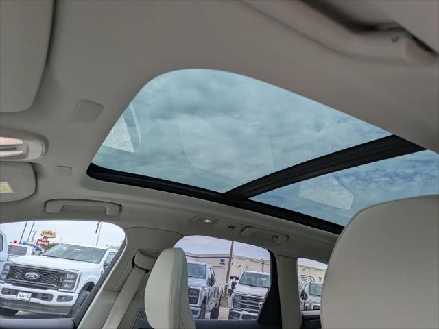 2023 Volvo XC60 B6 Ultimate Dark Theme