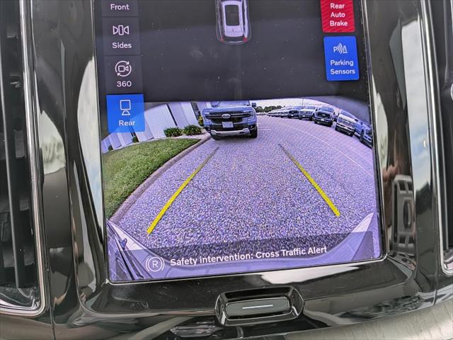 2023 Volvo XC60 B6 Ultimate Dark Theme