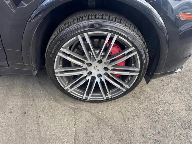 2016 Porsche Cayenne GTS